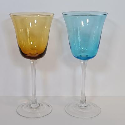 LOT 165: Collection of Vintage Multicolored Glassware
