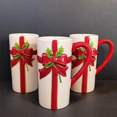 LOT 168: Holiday Collection- Royal Norfolk Plates, Christmas Serving Trowls & More