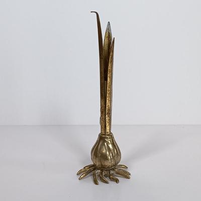 LOT 173: Murano-Style Art Glass Vase, Egyptian Hand Blown Glass Oil Burner, Onion Bulb Bud Vase & More