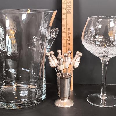 LOT 176: Mother of Pearl Hor D'oeuvre Picks, Crackle Wine Glasses & Ice Bucket