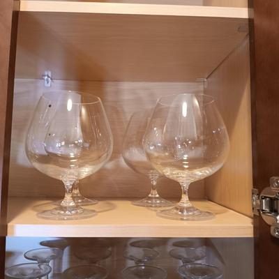 LOT 178: Collection of Cups and Glassware