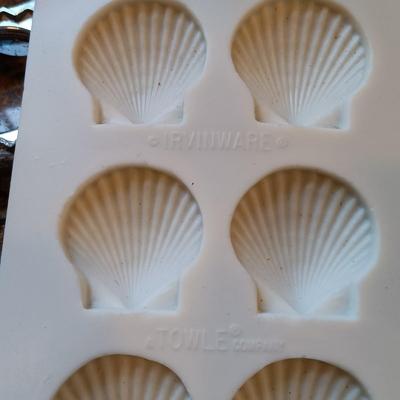 LOT 181: Simply Ming Wok and Steamer, Ravioli Plate, Corningware Le Persil & More