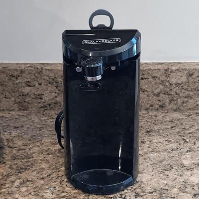 LOT 182: Hamilton Beach 12-Cup Food Processer and Multi-Function Blender, Proctor Silex 1.5 Cup Food Processor & Black + Decker Can...