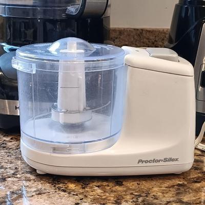 LOT 182: Hamilton Beach 12-Cup Food Processer and Multi-Function Blender, Proctor Silex 1.5 Cup Food Processor & Black + Decker Can...