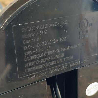 LOT 182: Hamilton Beach 12-Cup Food Processer and Multi-Function Blender, Proctor Silex 1.5 Cup Food Processor & Black + Decker Can...