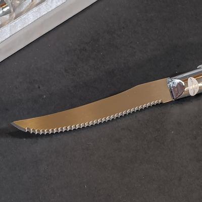 LOT 183: Fifth Avenue Crystal Steak Knives with Crystal Handles