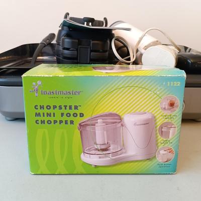 LOT 184: Tru Indoor Grill, Good Housekeeping Waffle Maker, Braun Hand Mixer & More