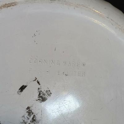 LOT 188: Corelle Bakeware with Over and Back Inc Ramekins