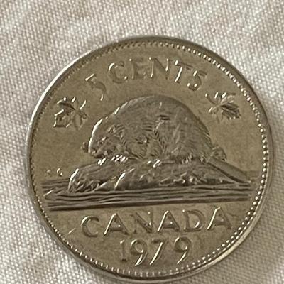 1979 CANADIAN QUEEN ELIZABETH II QUARTER. 1986 JAMAICAN TEN CENT COIN
