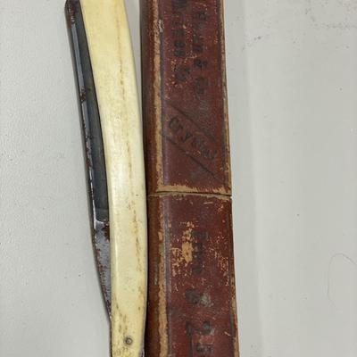 Bausch & Lomb Optical Co. set & C. De Haan & Co razor