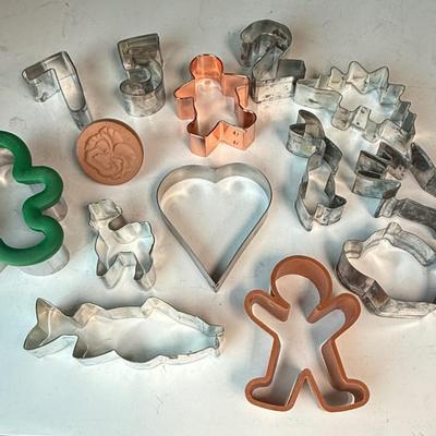 Sale Photo Thumbnail #351: In fair to good condition, with some being a little bent.