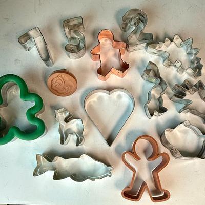 Sale Photo Thumbnail #350: In fair to good condition, with some being a little bent.