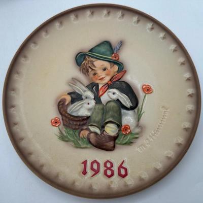 M.J. Hummel Annual Plates in Bas-Relief, 1980–1989 (Goebel) — With Original Boxes
