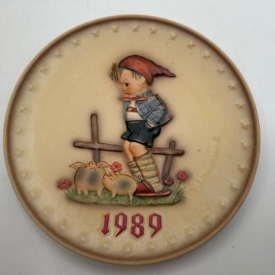 M.J. Hummel Annual Plates in Bas-Relief, 1980–1989 (Goebel) — With Original Boxes