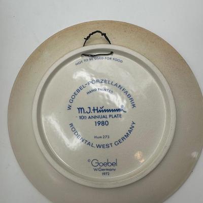 M.J. Hummel Annual Plates in Bas-Relief, 1980–1989 (Goebel) — With Original Boxes