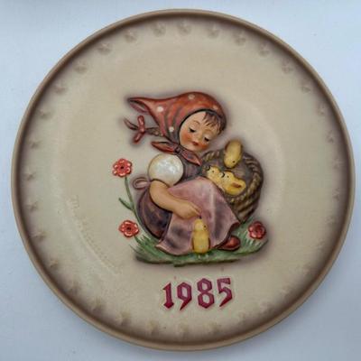 M.J. Hummel Annual Plates in Bas-Relief, 1980–1989 (Goebel) — With Original Boxes