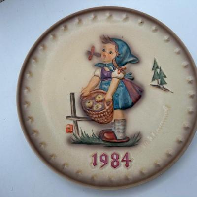 M.J. Hummel Annual Plates in Bas-Relief, 1980–1989 (Goebel) — With Original Boxes