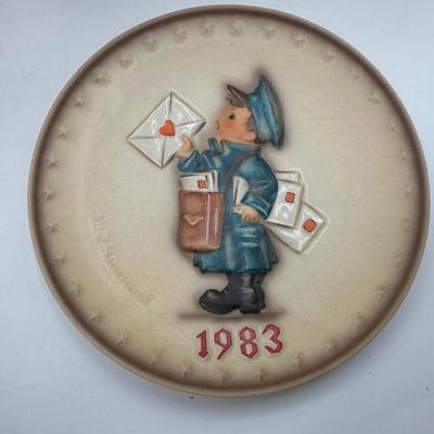 M.J. Hummel Annual Plates in Bas-Relief, 1980–1989 (Goebel) — With Original Boxes