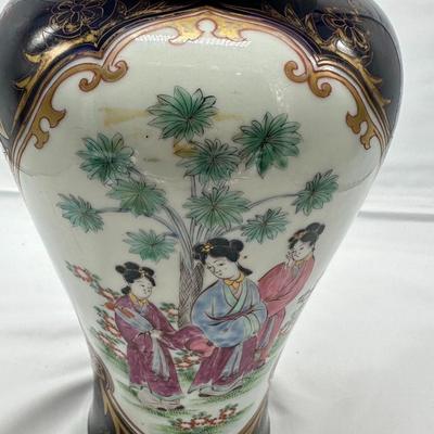 Beautiful Chinese Export Porcelain Stype Jar-local pickup and shipping available