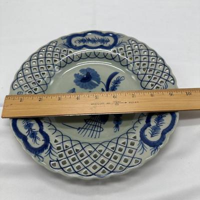 Chinese Export Stype Porcelian Plate-local pickup and shipping available
