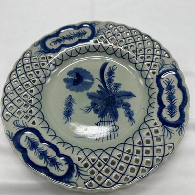 Chinese Export Stype Porcelian Plate-local pickup and shipping available