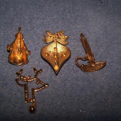 LOT 158 WONDERFUL VINTAGE CHRISTMAS RHINESTONE PINS