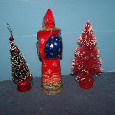 LOT 159 GREAT COLLECTABLE CHRISTMAS--BRUSH TREE & WOODEN ST NICK(SANTA)