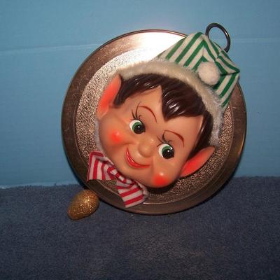 LOT 163 AMAZING VINTAGE MCM CHRISTMAS DECORATION MUSICAL ELF DOOR/WALL HANGER