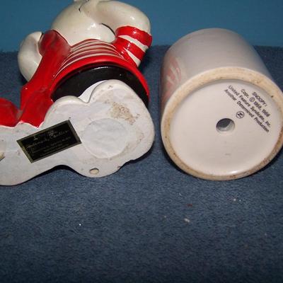 LOT 166 GREAT VINTAGE PEANUTS STUFF