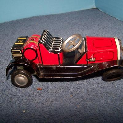 LOT 170 GREAT VINTAGE TIN LITHO FRICTION TOYS-JALOPY & TRUCK