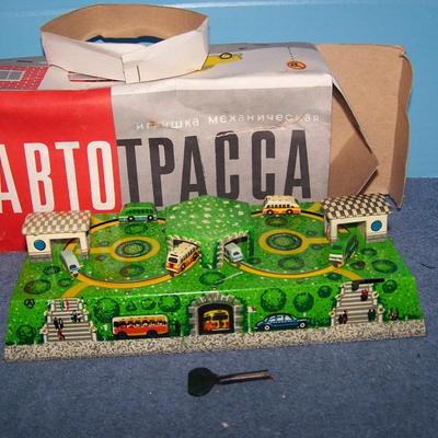 LOT 171 GREAT COLLECTABLE TIN LITHO ABTOTPACCA TOY in BOX