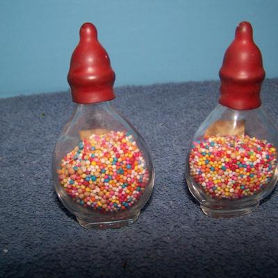 LOT 172 WONDERFUL VINTAGE MINI BABY BOTTLES CANDY CONTAINERS