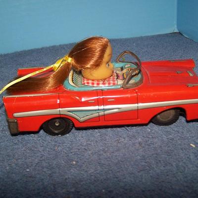 LOT 174 GRAND VINTAGE TIN LITHO FRICTION GIRL in CAR