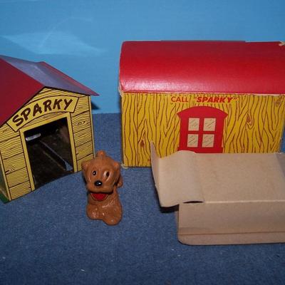 LOT 191 FAB VINTAGE NMIB TIN LITHO SPARKY VOICE BANK BATTERY OP