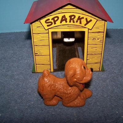 LOT 191 FAB VINTAGE NMIB TIN LITHO SPARKY VOICE BANK BATTERY OP