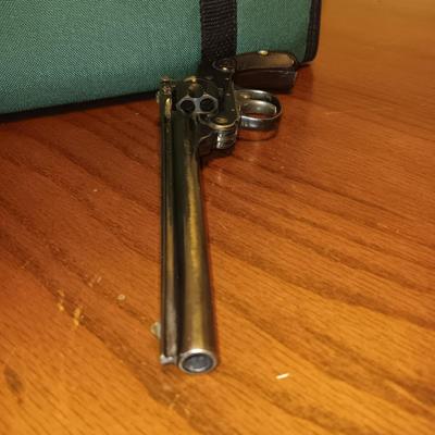 HARRINGTON RICHARDSON REVOLVER WITH CASE