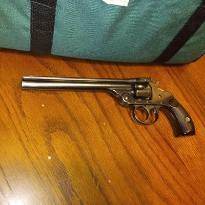 HARRINGTON RICHARDSON REVOLVER WITH CASE