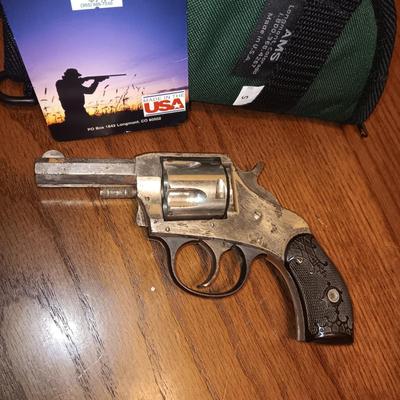 H & R ARMS CO THE AMERICAN DOUBLE ACTION REVOLVER