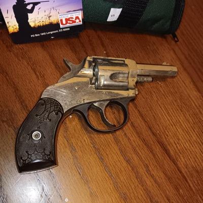 H & R ARMS CO THE AMERICAN DOUBLE ACTION REVOLVER