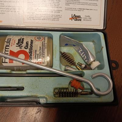 BOX - 4 WINCHESTER 357 MAGNUM SILVERTIP AND A GUN CLEANING KIT