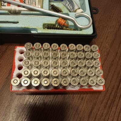 BOX - 4 WINCHESTER 357 MAGNUM SILVERTIP AND A GUN CLEANING KIT