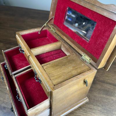 Vintage Wooden Jewelry Box- FREE NATIONWIDE SHIPPING FOR ALL LOTS