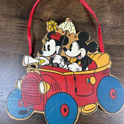 Disney Collectable- FREE NATIONWIDE SHIPPING FOR ALL LOTS