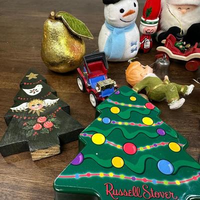 Christmas Decor Lot- FREE NATIONWIDE SHIPPING FOR ALL LOTS