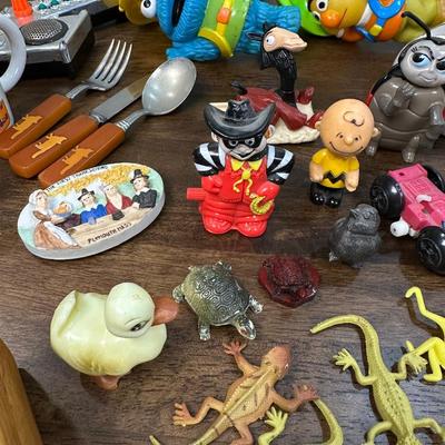 Toys Mix Lot- FREE NATIONWIDE SHIPPING FOR ALL LOTS