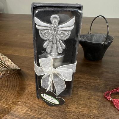 Mix Of Home Decor, Ornaments, And Kitchenware Lot- FREE NATIONWIDE SHIPPING FOR ALL LOTS
