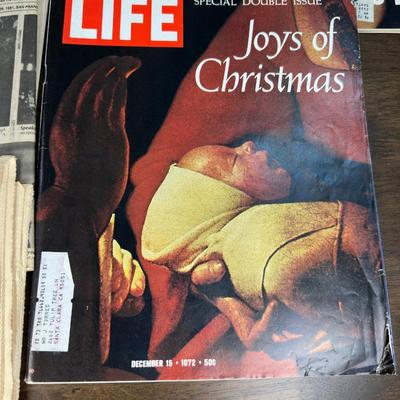 Old Magazine And News Paper Lot- FREE NATIONWIDE SHIPPING FOR ALL LOTS