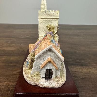 Village Figurines Mix Lot - Etsy- FREE NATIONWIDE SHIPPING FOR ALL LOTS