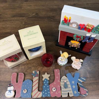 Christmas Decor Mix Lot- FREE NATIONWIDE SHIPPING FOR ALL LOTS