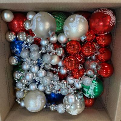 Christmas Decor Mix Lot- FREE NATIONWIDE SHIPPING FOR ALL LOTS
